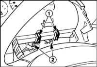 12.3.3 Снятие и установка верхней облицовки рулевой колонки БМВ 5 (E39)