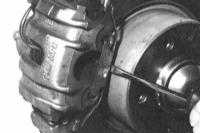11.1 Снятие и установка тормозных колодок передних колес БМВ 3 (E46)