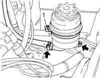12.4.3 Снятие и установка резервуара жидкости ГУР Opel Corsa