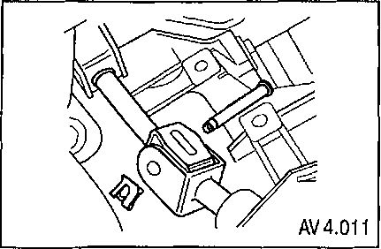 4.1.8 Снятие рычажного привода переключения перёдач Chevrolet Aveo 2003-2008
