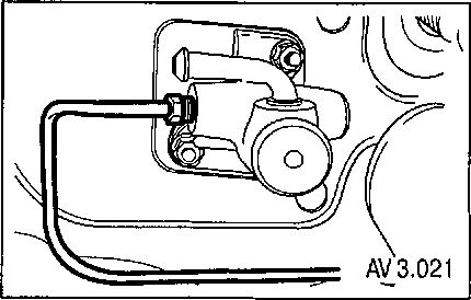 3.2.10 Снятие и установка главного цилиндра сцепления Chevrolet Aveo 2003-2008