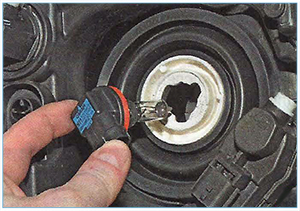 Zamena_lamp_v_blok_fare_6.jpg