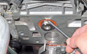 Сальник распредвала двигатель Ремонт Рено Логан (2005+) 69-2.jpg