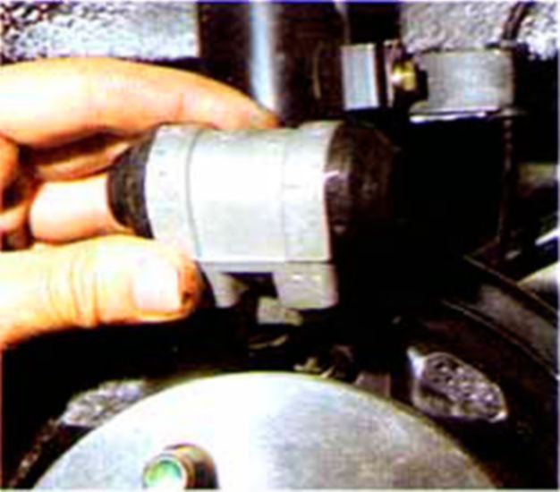 Замена цилиндра тормозного механизма заднего колеса - Хендай Акцент Тагаз (Hyundai Accent)