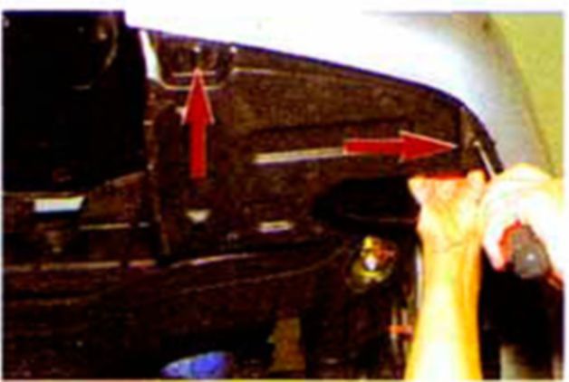 Снятие фиксатора замка крышки багажника - Хендай Акцент Тагаз (Hyundai Accent)