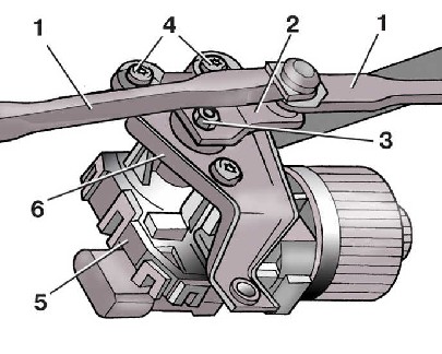 10.5.2 Снятие и установка моторедуктора стеклоочистителя Skoda Fabia 2000-2007 года